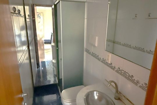Banheiro de apartamento à venda com 2 quartos, 58m² em Centro, Canoas