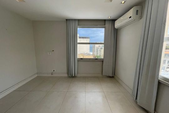 Apartamento à venda com 3 quartos, 200m² em Copacabana, Rio de Janeiro