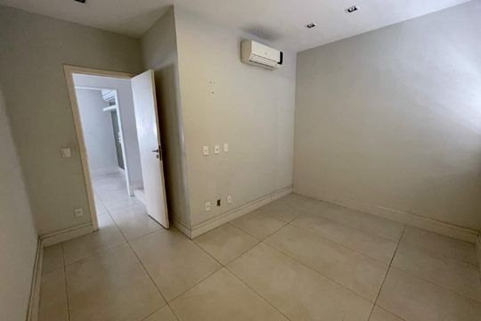 Apartamento à venda com 3 quartos, 200m² em Copacabana, Rio de Janeiro