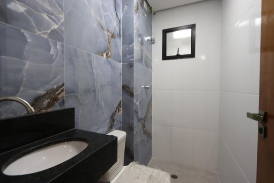 Banheiro de apartamento à venda com 2 quartos, 40m² em São Lucas, São Paulo