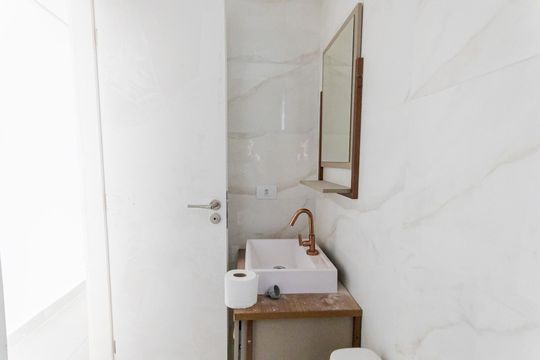Banheiro de apartamento à venda com 2 quartos, 112m² em Vila Curuçá, Santo André