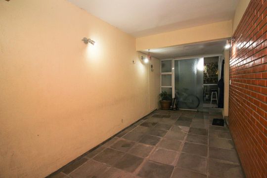 Garagem de casa de condomínio à venda com 3 quartos, 142m² em Medianeira, Porto Alegre