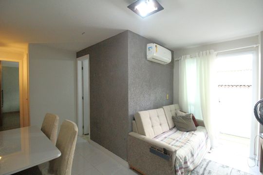Sala de apartamento à venda com 2 quartos, 60m² em Taquara, Rio de Janeiro