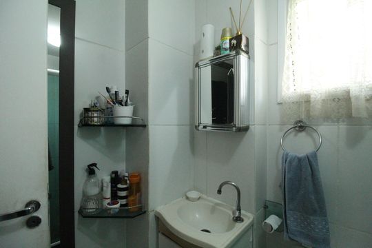 Banheiro de apartamento à venda com 2 quartos, 60m² em Taquara, Rio de Janeiro