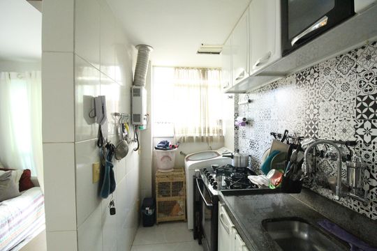 Cozinha de apartamento à venda com 2 quartos, 60m² em Taquara, Rio de Janeiro