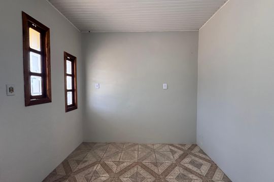 Sala de casa à venda com 2 quartos, 300m² em Santa Teresa, São Leopoldo