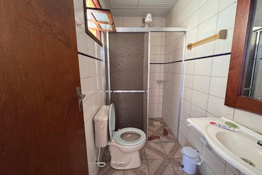 Banheiro Social de casa à venda com 2 quartos, 300m² em Santa Teresa, São Leopoldo