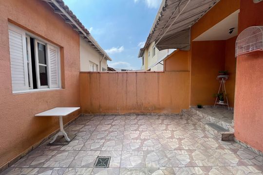 Quintal de casa à venda com 3 quartos, 158m² em Jardim Sarah, São Paulo