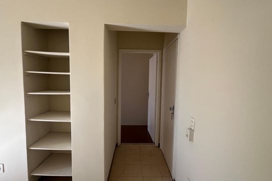 Corredor de kitnet/studio para alugar com 1 quarto, 39m² em Centro, Campinas