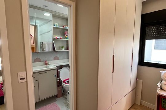 Quarto de apartamento à venda com 2 quartos, 64m² em Tamboré, Barueri