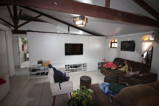 Sala de casa à venda com 3 quartos, 300m² em Conjunto Agua Branca, Contagem
