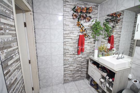 Banheiro de casa à venda com 3 quartos, 300m² em Conjunto Agua Branca, Contagem