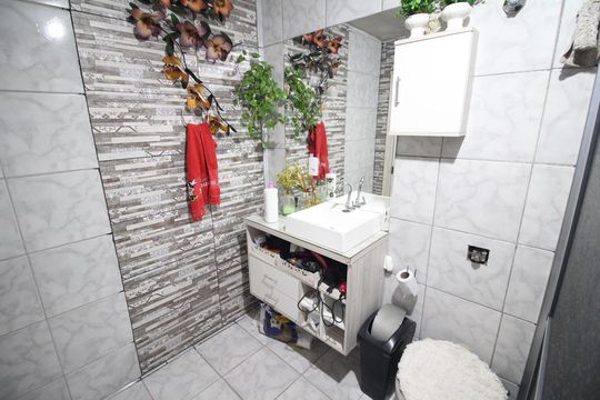 Banheiro de casa à venda com 3 quartos, 300m² em Conjunto Agua Branca, Contagem