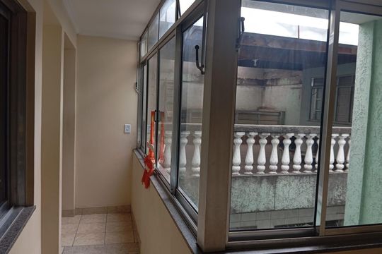 Corredor Quartos de casa para alugar com 3 quartos, 1200m² em Vila Sao Joao, Guarulhos