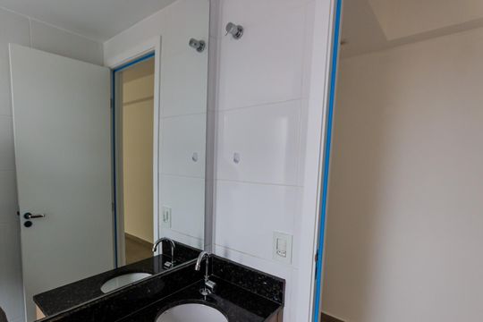 Banheiro de kitnet/studio à venda com 1 quarto, 36m² em Vila Sao Pedro, Santo André