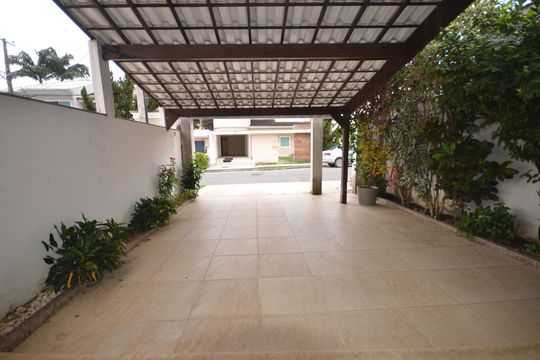 Garagem de casa de condomínio para alugar com 3 quartos, 225m² em Campo Grande, Rio de Janeiro
