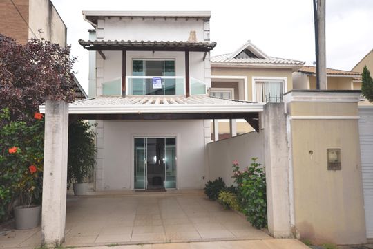 Fachada de casa de condomínio para alugar com 3 quartos, 225m² em Campo Grande, Rio de Janeiro