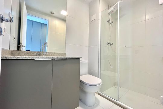 Banheiro de kitnet/studio para alugar com 1 quarto, 26m² em Vila Clementino, São Paulo