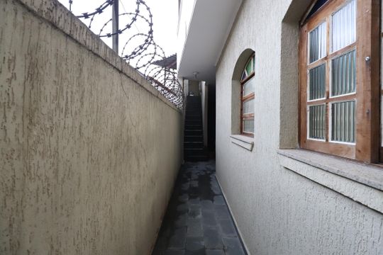 Corredor de casa à venda com 6 quartos, 400m² em Vila Carrão, São Paulo