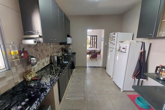 Foto 11 de casa à venda com 3 quartos, 216m² em Parque São Quirino, Campinas