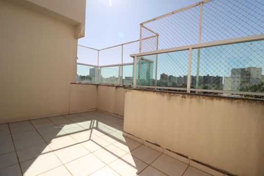 Terraço de apartamento para alugar com 3 quartos, 134m² em Santa Mônica, Uberlândia