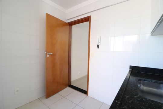 Cozinha de apartamento para alugar com 3 quartos, 134m² em Santa Mônica, Uberlândia
