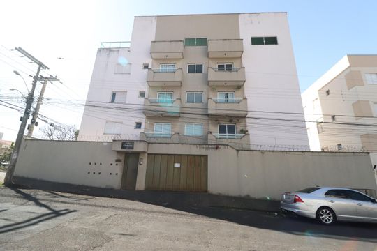 Fachada de apartamento para alugar com 3 quartos, 134m² em Santa Mônica, Uberlândia