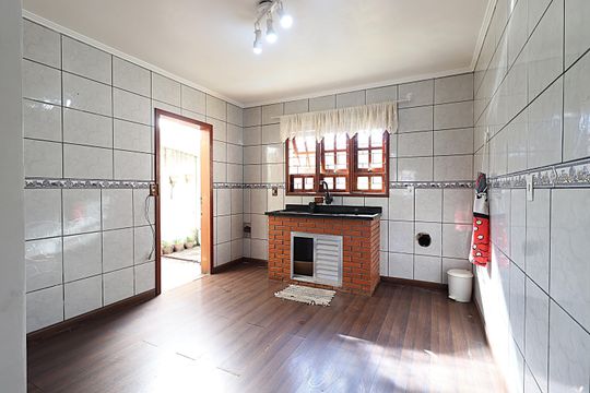 Cozinha de casa à venda com 2 quartos, 110m² em Rubem Berta, Porto Alegre