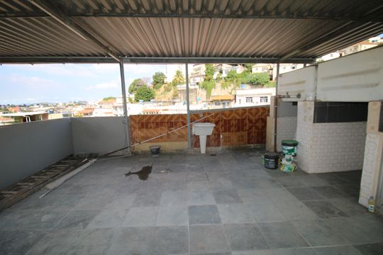 Terraço de casa para alugar com 4 quartos, 297m² em Brás de Pina, Rio de Janeiro