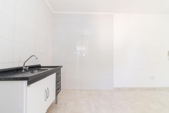 Cozinha de apartamento à venda com 1 quarto, 31m² em Vila Guilhermina, São Paulo
