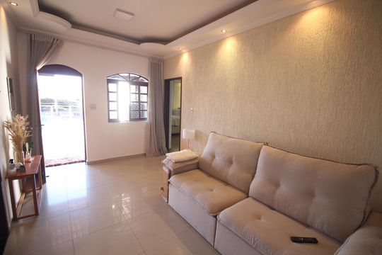 Sala de casa à venda com 4 quartos, 530m² em Inconfidentes, Contagem