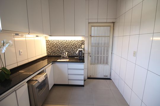 Cozinha de casa à venda com 4 quartos, 530m² em Inconfidentes, Contagem