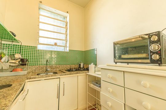Cozinha de casa à venda com 4 quartos, 200m² em Petrópolis, Porto Alegre