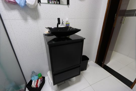 Banheiro de casa à venda com 3 quartos, 130m² em Vila Tolstoi, São Paulo