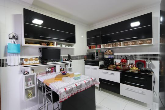 Cozinha de casa à venda com 3 quartos, 130m² em Vila Tolstoi, São Paulo