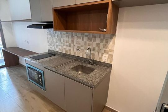 Cozinha de kitnet/studio para alugar com 1 quarto, 30m² em Sumarezinho, São Paulo