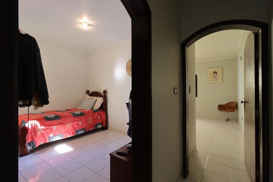 Corredor piso superior de casa à venda com 3 quartos, 240m² em Vila Curuçá, Santo André