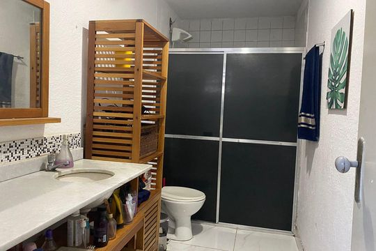 Banheiro de casa à venda com 2 quartos, 120m² em Taquara, Rio de Janeiro