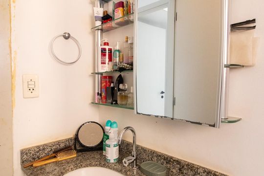 Banheiro de apartamento à venda com 2 quartos, 127m² em Mansões Santo Antônio, Campinas