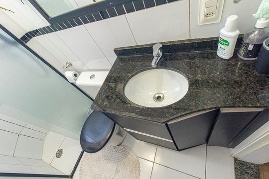Banheiro Social de apartamento para alugar com 2 quartos, 52m² em Boqueirão, Curitiba