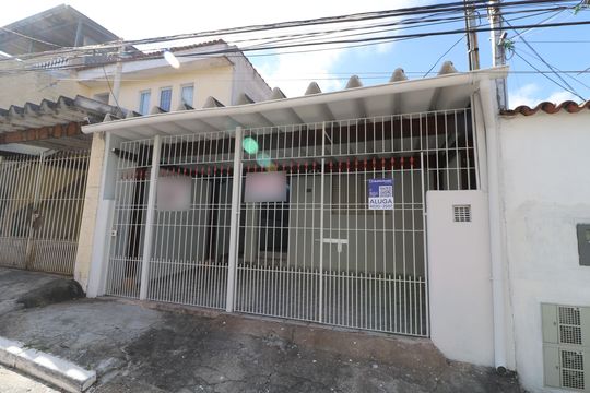 Fachada de casa para alugar com 2 quartos, 200m² em Vila Celeste, São Paulo