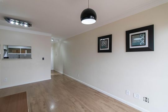 Sala de apartamento para alugar com 3 quartos, 68m² em Jardim Flor da Montanha, Guarulhos
