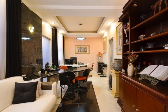 Sala de casa à venda com 6 quartos, 400m² em Santa Tereza, Belo Horizonte