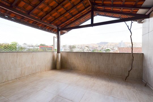 Área externa Casa 2 de casa à venda com 6 quartos, 400m² em Santa Tereza, Belo Horizonte