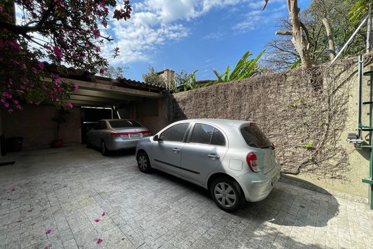 Garagem de casa à venda com 4 quartos, 244m² em Instituto de Previdencia, São Paulo