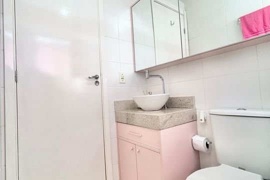 Banheiro de apartamento à venda com 2 quartos, 43m² em Rondônia, Novo Hamburgo