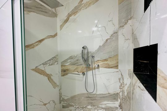 Banheiro de apartamento à venda com 1 quarto, 44m² em Lapa, Rio de Janeiro