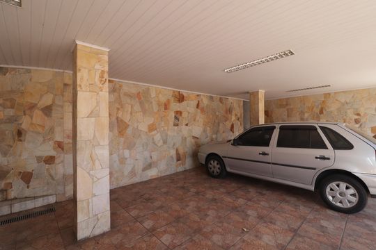 Garagem de casa à venda com 2 quartos, 359m² em Cidade Nova, Jundiaí