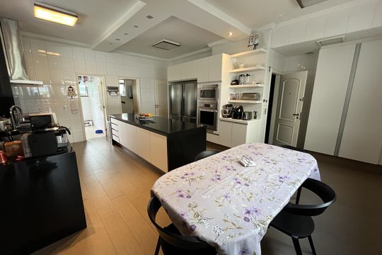 Cozinha de apartamento à venda com 4 quartos, 600m² em Jardim Guanabara, Rio de Janeiro