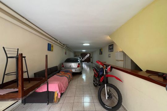 Garagem de casa à venda com 5 quartos, 360m² em Vila Humaita, Santo André